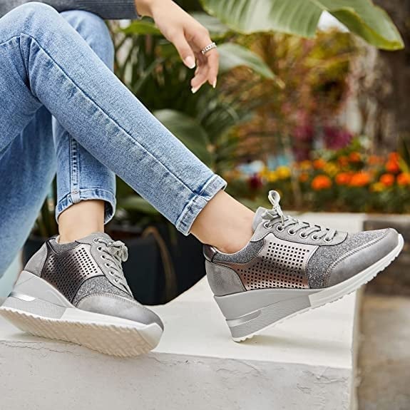 Amelia - Chaussures de sport orthopédiques stylées avec un talon haut élégant et un talon compensé confortable