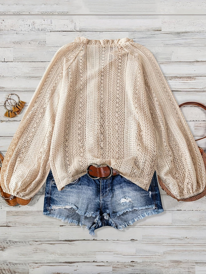 Amelia | Blouse élégante pour femmes avec fermeture à boutons, manches longues élégantes et détails en dentelle raffinés.