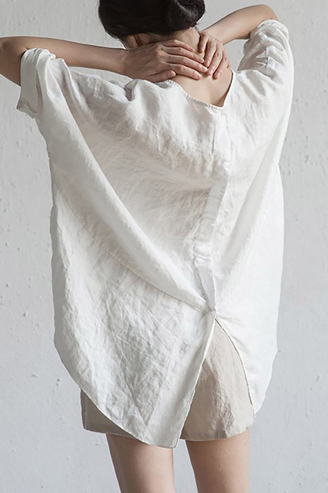 Verina | Élégante blouse pour femmes en lin décontracté, matériau respirant, manches demi-longues et design léger.