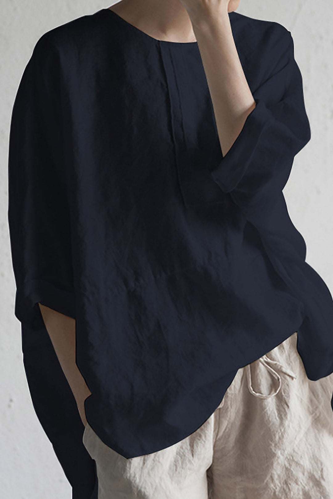 Verina | Élégante blouse pour femmes en lin décontracté, matériau respirant, manches demi-longues et design léger.