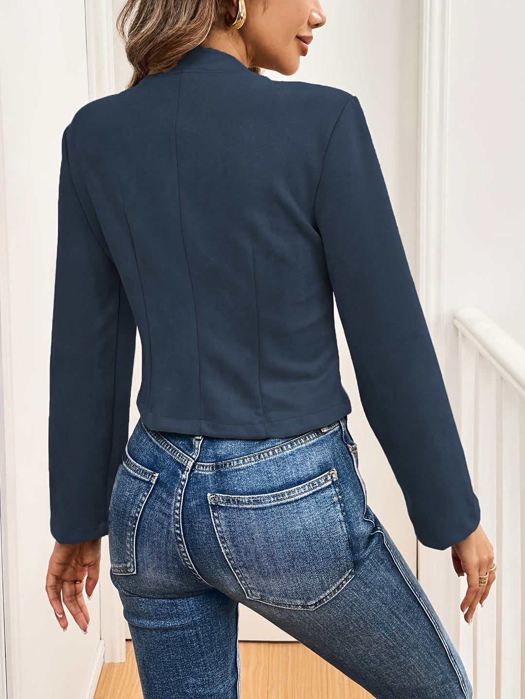 Maija | Veste élégante pour femmes avec un détail de bouton stylé en suède synthétique et double rangée de boutons.