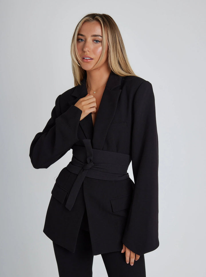 Carol - Blazer Élégant et Sur Mesure pour Femmes avec Ceinture Assortie