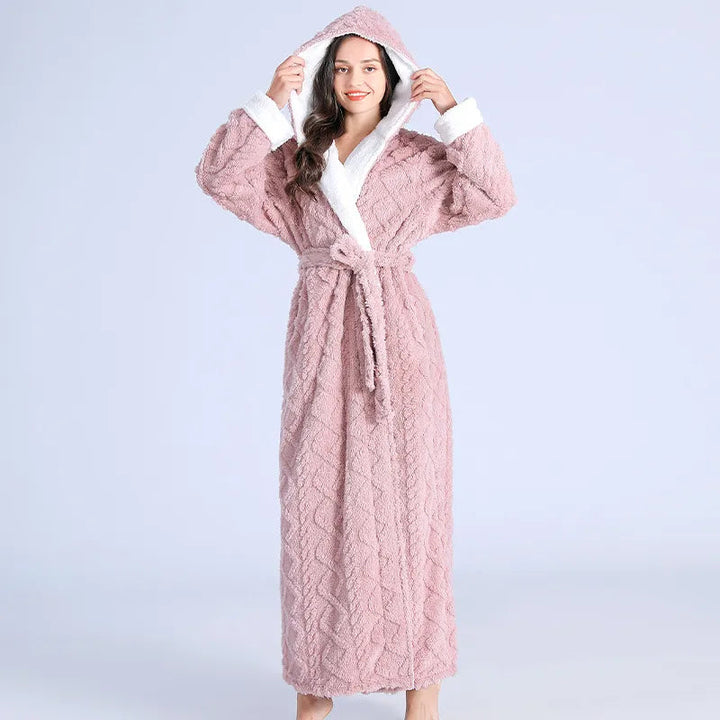 Delora - Peignoir en polaire chaud et confortable avec capuche pour femmes, pour un moment de détente ultime.