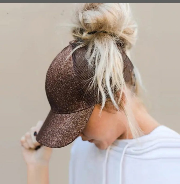 Casquette de baseball élégante avec espace pour une queue de cheval - La casquette idéale pour un look tendance féminin.
