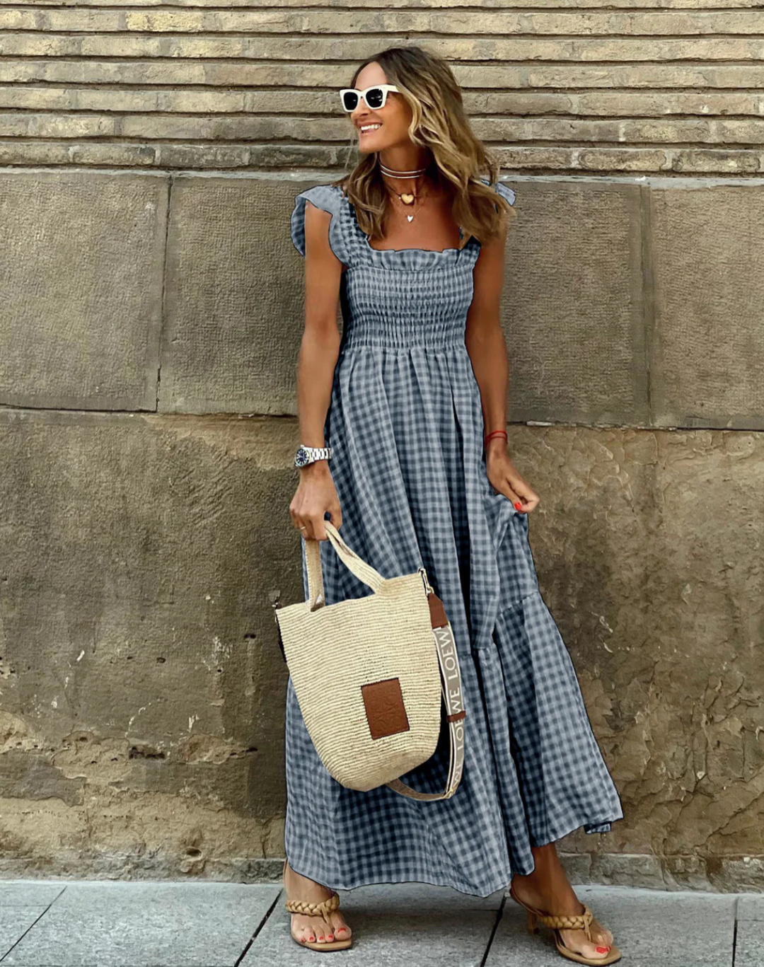 Dressing gown maxi femme Klarisse en vichy avec des volants, tenue décontractée sans manches pour l'été.