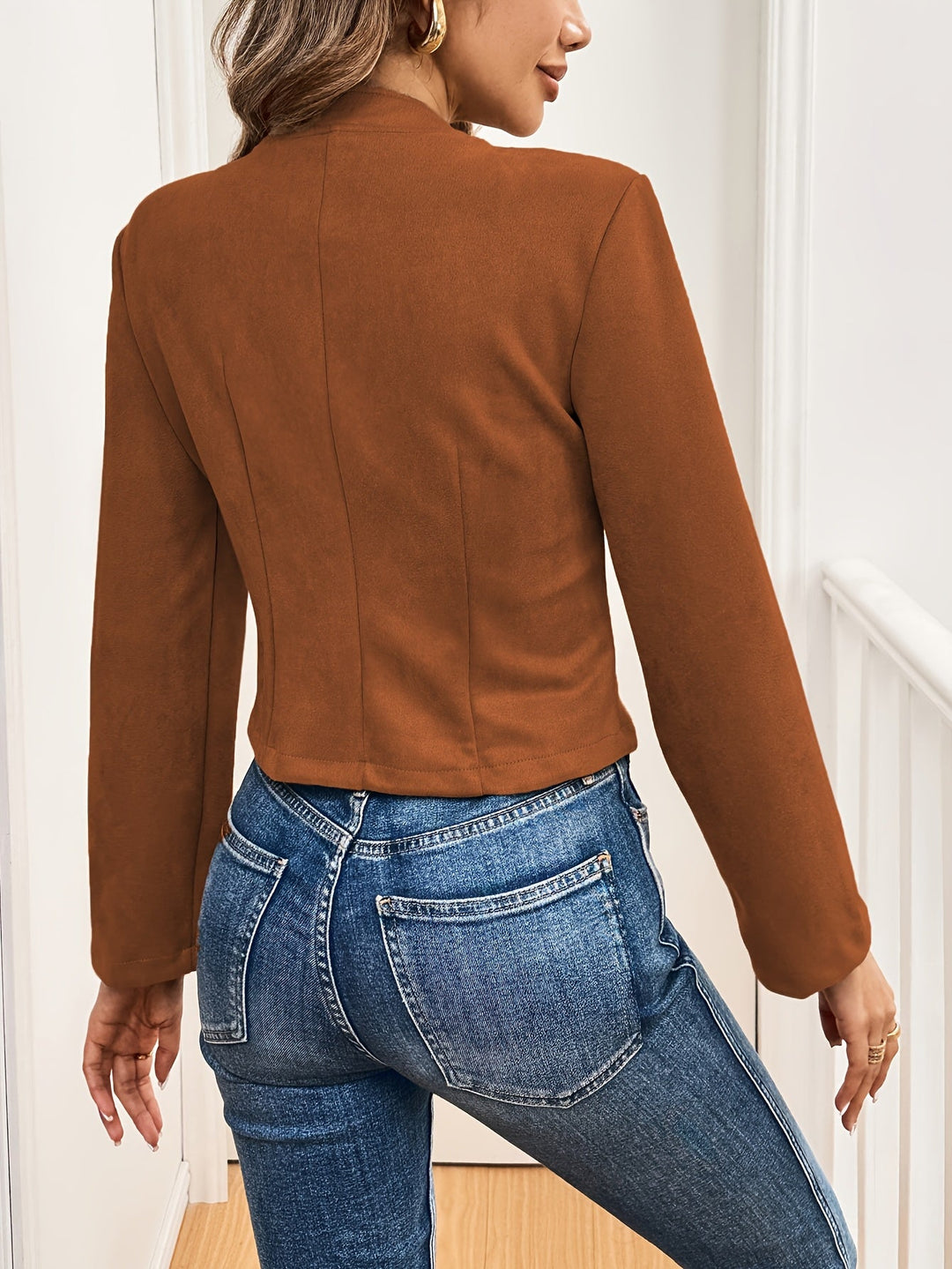 Maija | Veste élégante pour femmes avec un détail de bouton stylé en suède synthétique et double rangée de boutons.