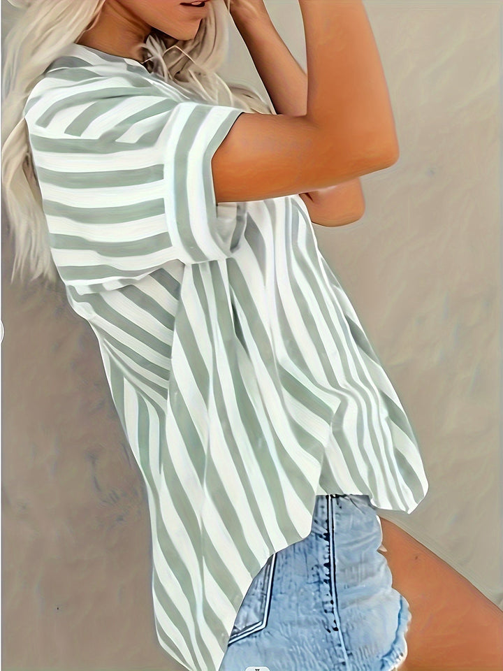 Chemise rayée stylée Gretel avec fermeture à boutons et manches courtes pour un look tendance.