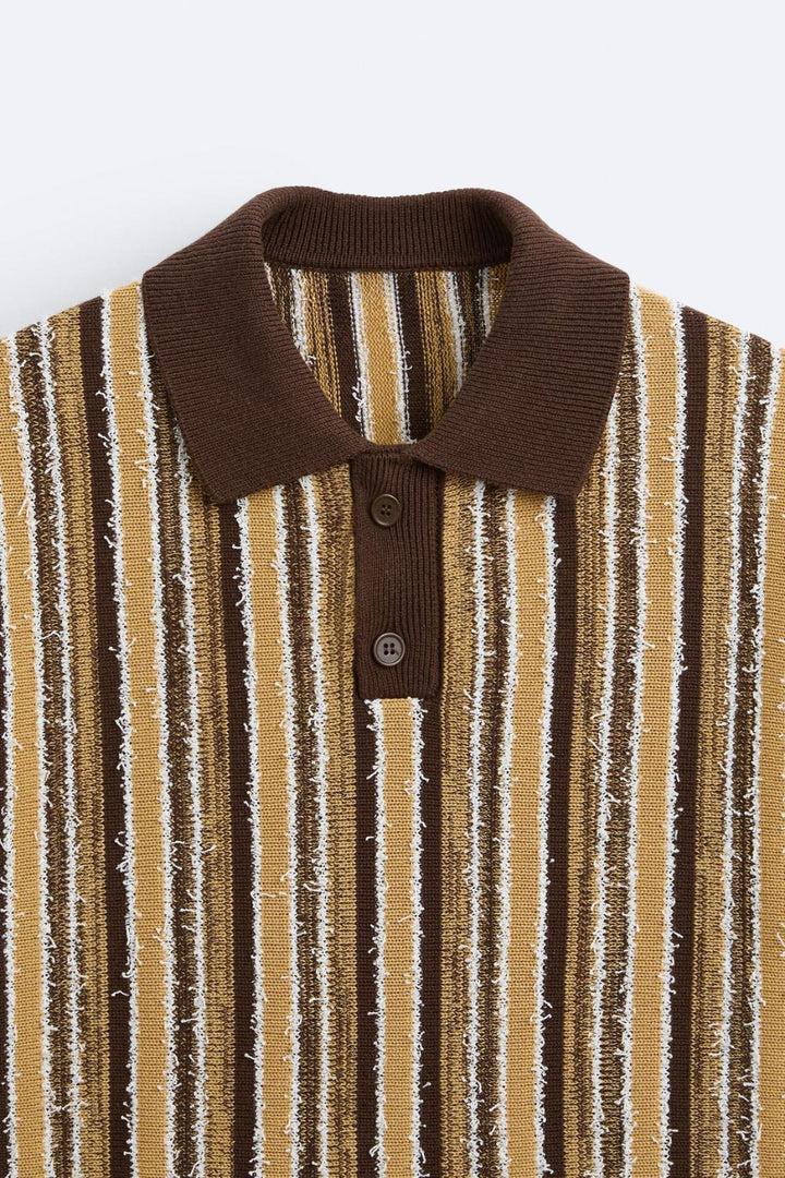 Chemise polo tricotée rétro élégante avec un motif rayé classique