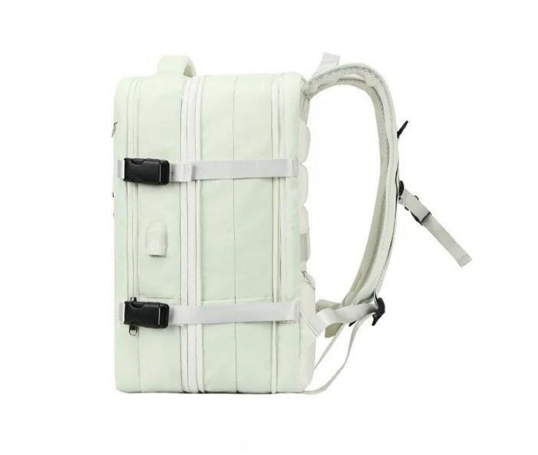 Sac à dos de voyage spacieux et polyvalent pour toutes vos aventures.