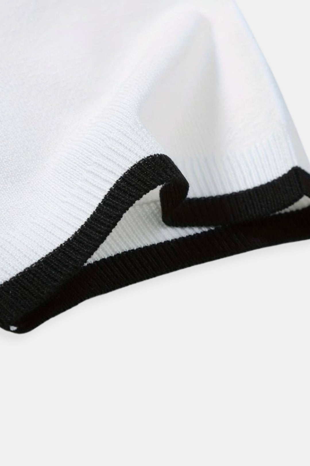 Polo classique élégante avec fermeture éclair et détails contrastés élégants