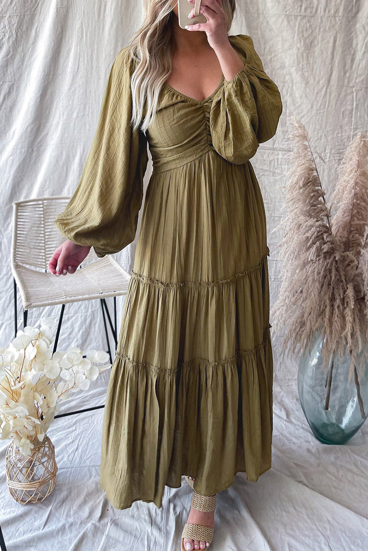 Dressing gown maxi élégante Alessia à décolleté en V avec détail de noeud et effet frange pour un look sophistiqué.