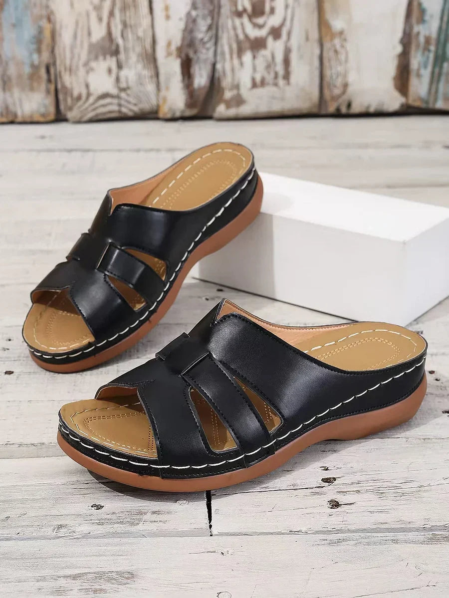 Hedwig Chaussons pour Femmes avec Bande Découpée Élégante pour Confort et Élégance