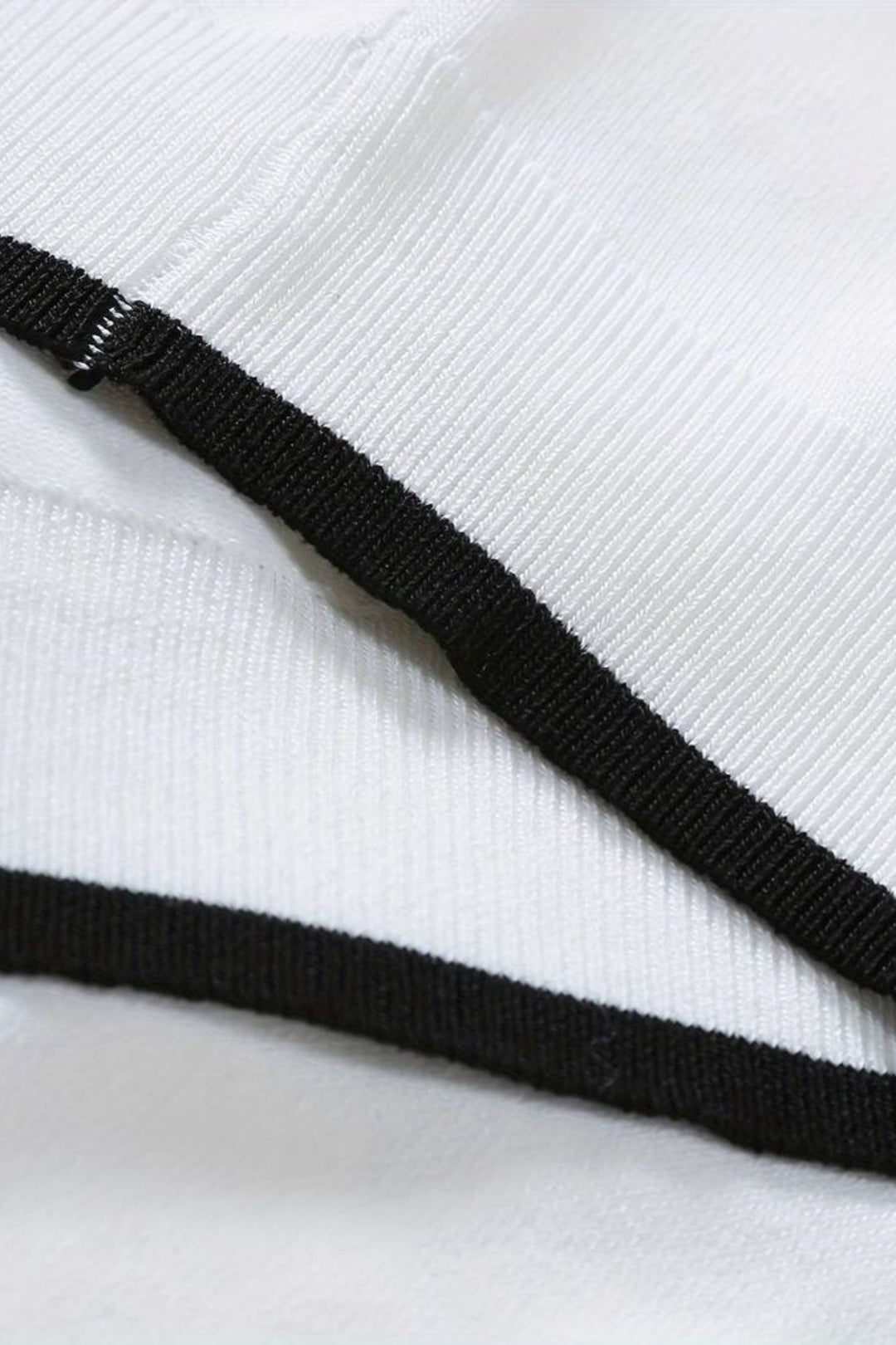 Polo classique élégante avec fermeture éclair et détails contrastés élégants