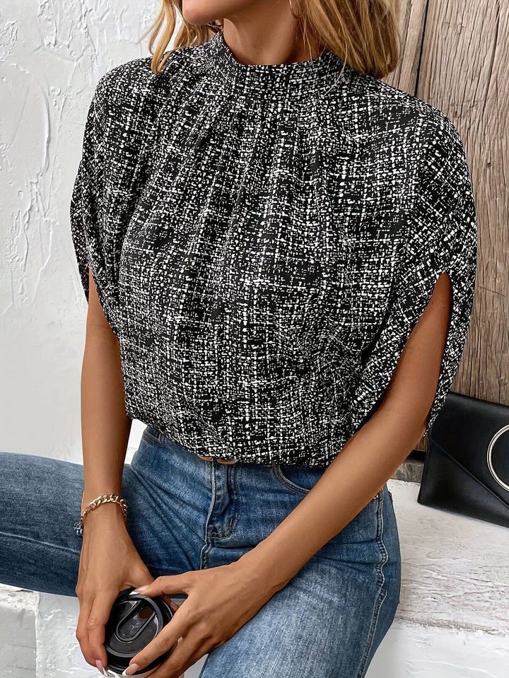 Salomea | Blouse élégante avec imprimé intégral et encolure raffinée - Manches courtes, top léger pour femme
