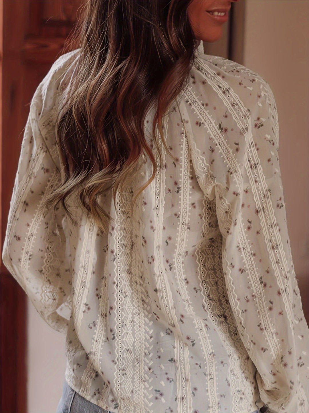 Wina | Élégante chemise boho pour femmes avec imprimé floral et décolleté en V, manches longues - Look décontracté parfait