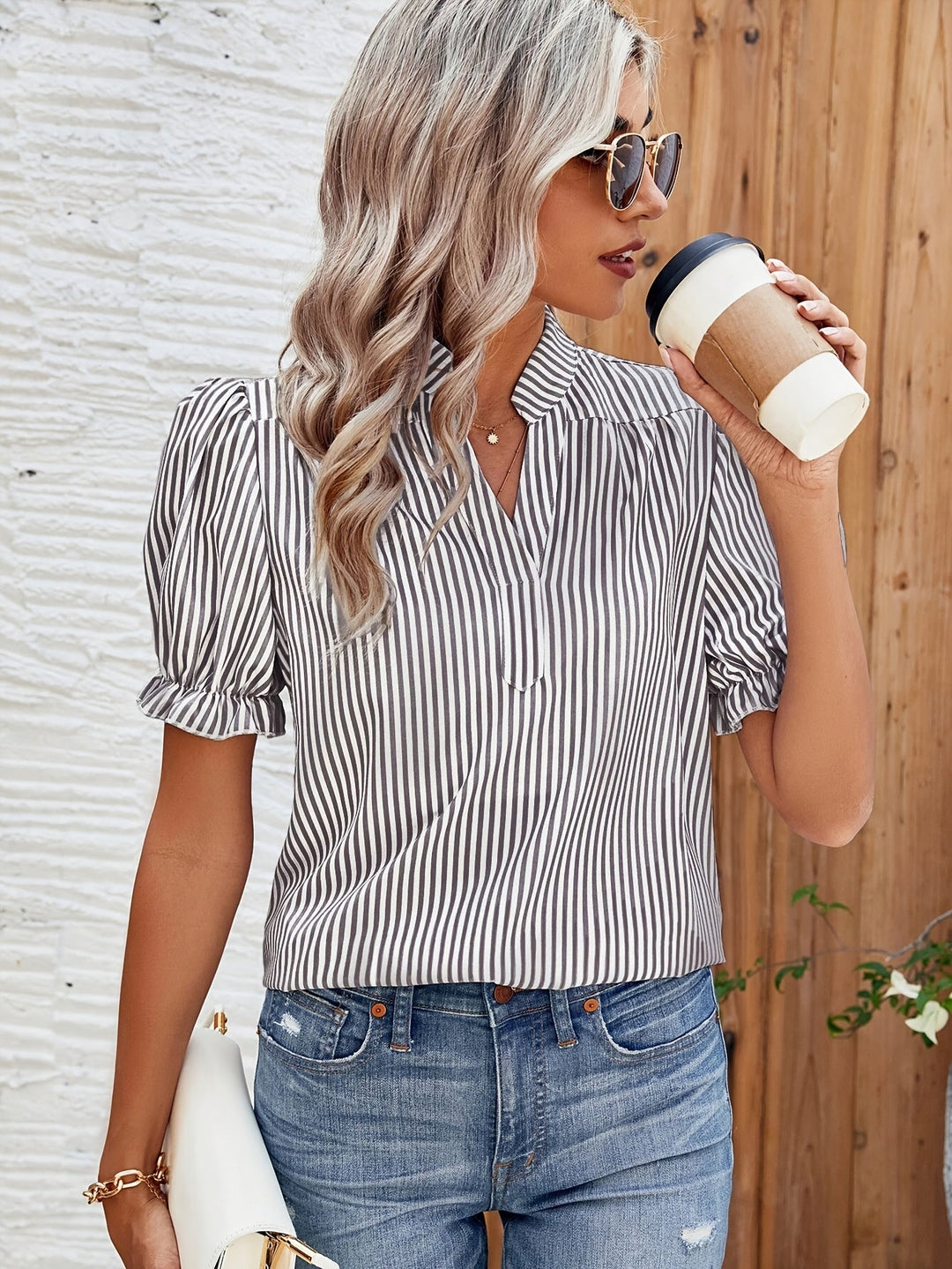 Nyxaria | Blouse femme rayée élégante avec manches bouffantes et col en V pour un look élégant, décontracté et chic