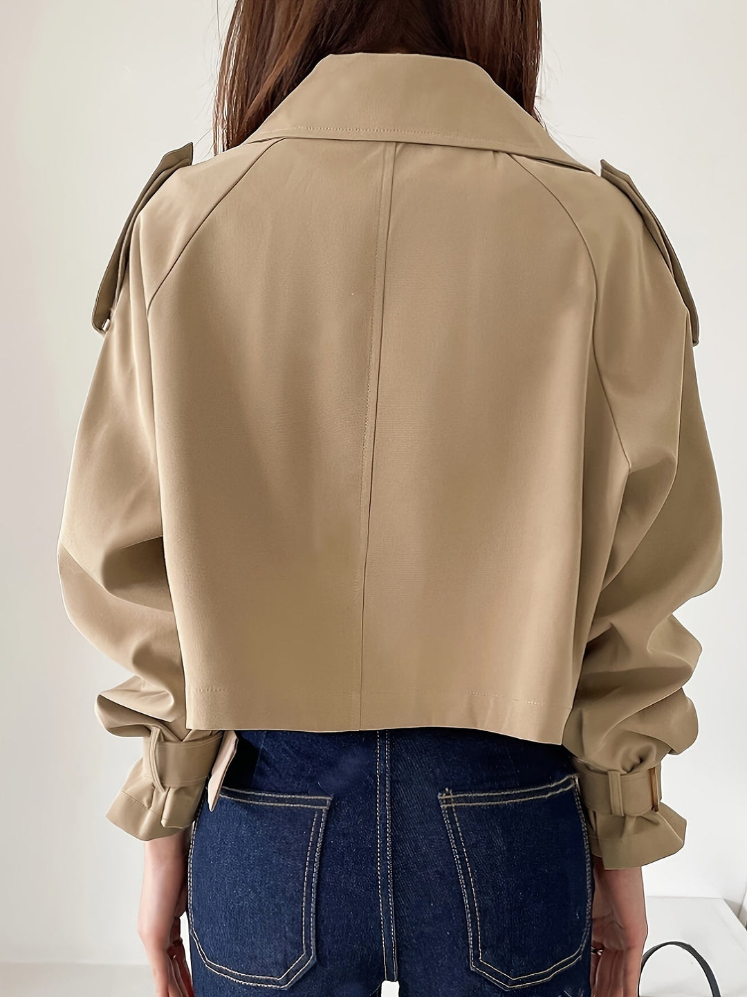 Evelyn - Trench-coat kaki stylé avec col à revers et fermeture à plumes chic pour femme