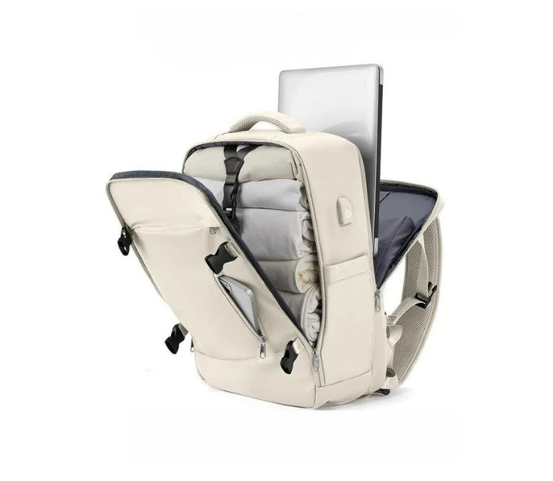 Sac à dos de voyage spacieux et polyvalent pour toutes vos aventures.