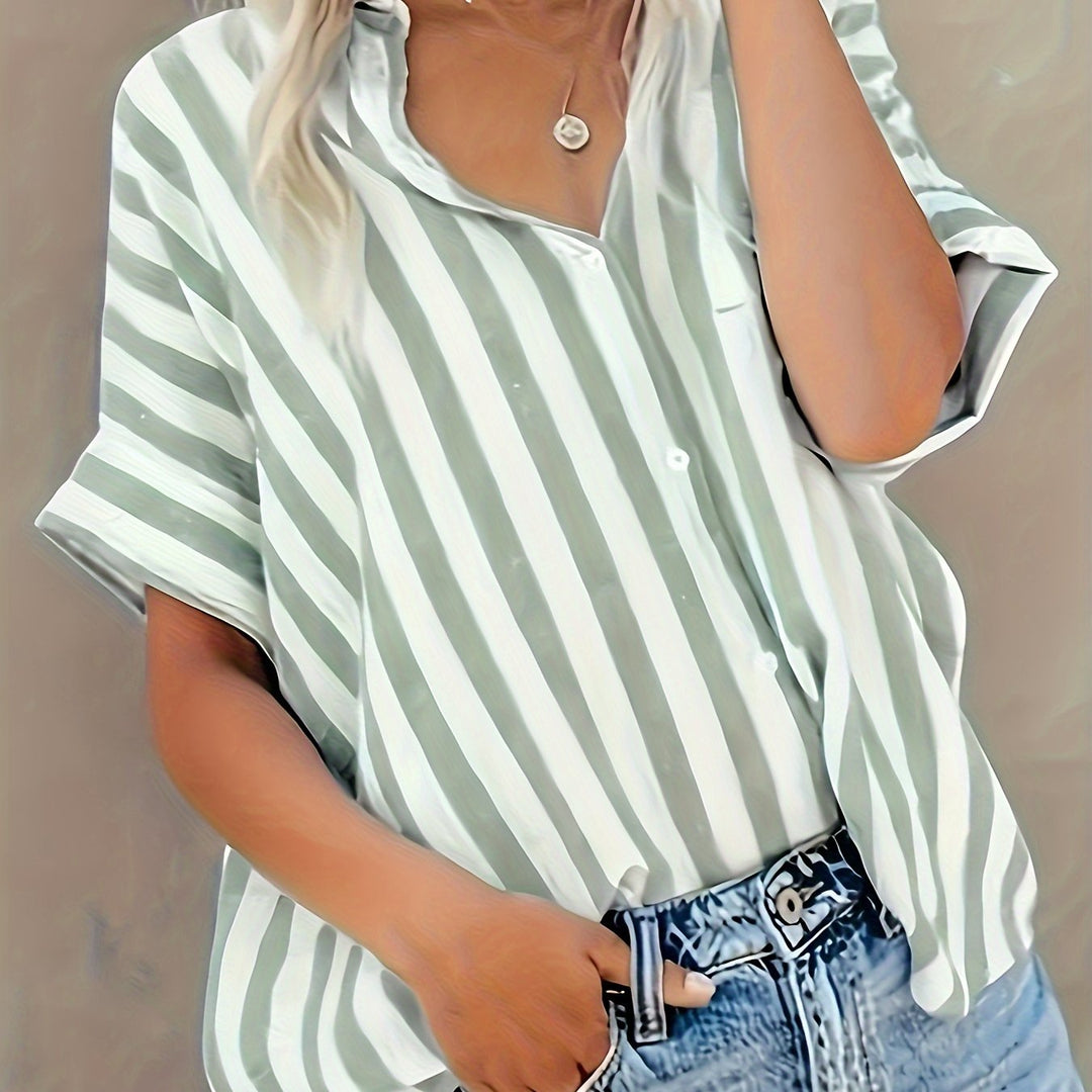 Chemise rayée stylée Gretel avec fermeture à boutons et manches courtes pour un look tendance.
