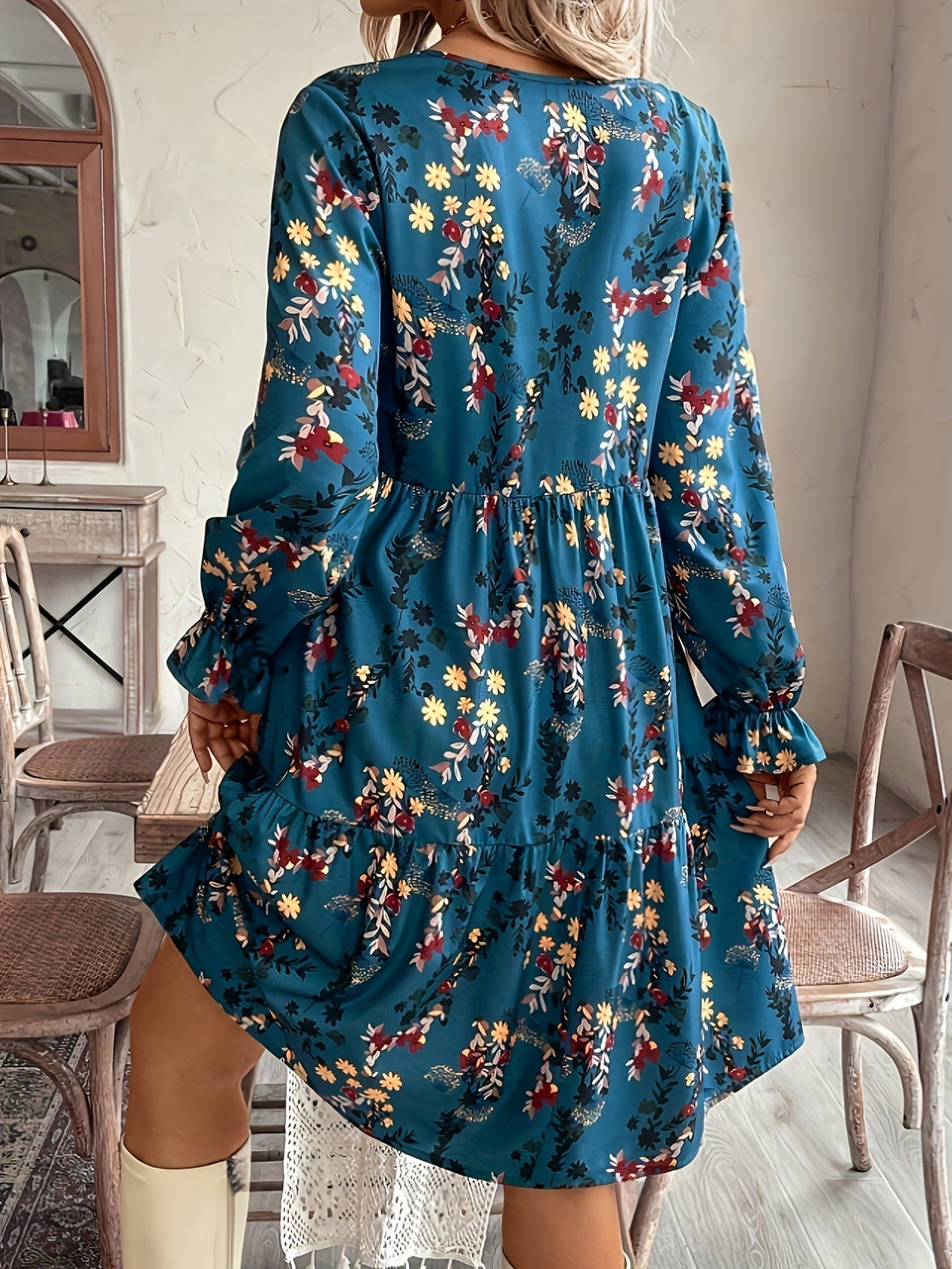 Alida | Robe élégante pour femme avec imprimé floral, ourlet fluide et manches - Parfaite pour une tenue décontractée en vacances