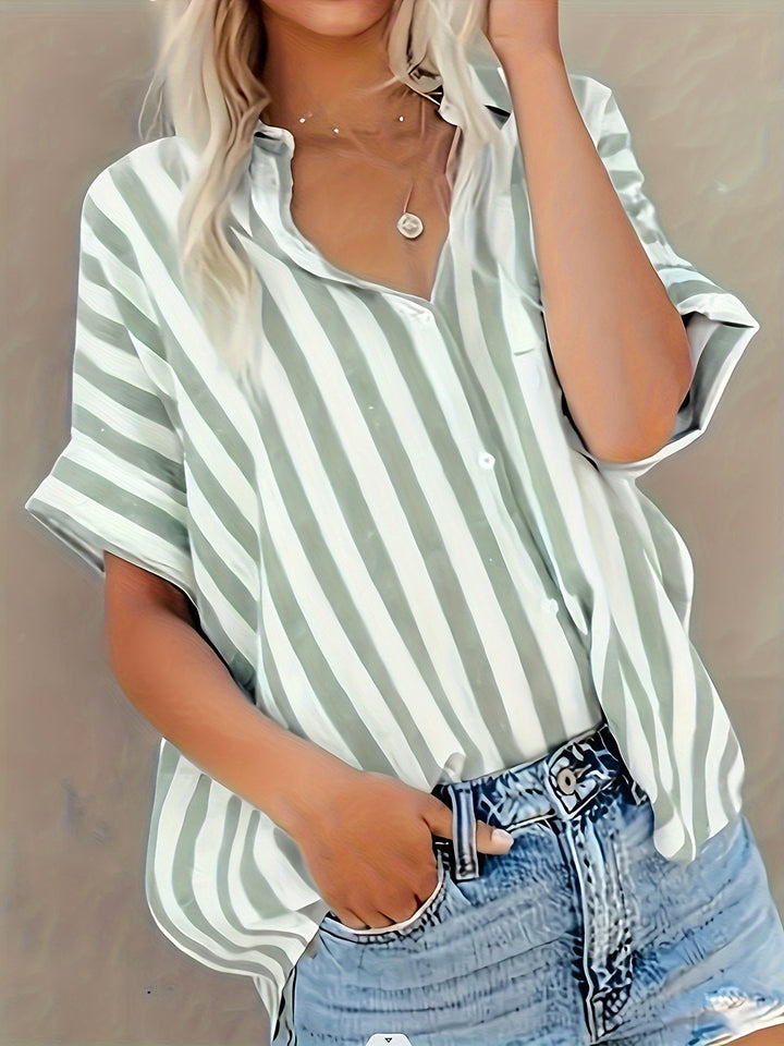 Chemise rayée stylée Gretel avec fermeture à boutons et manches courtes pour un look tendance.
