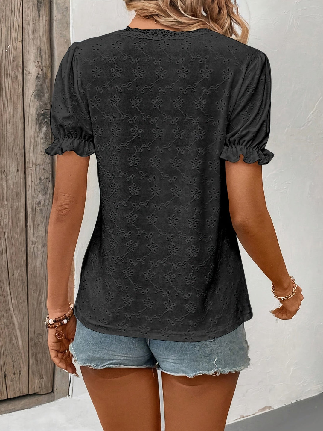 Tovea | T-shirt à col en V avec manches volumineuses pour un look décontracté et élégant pour femmes
