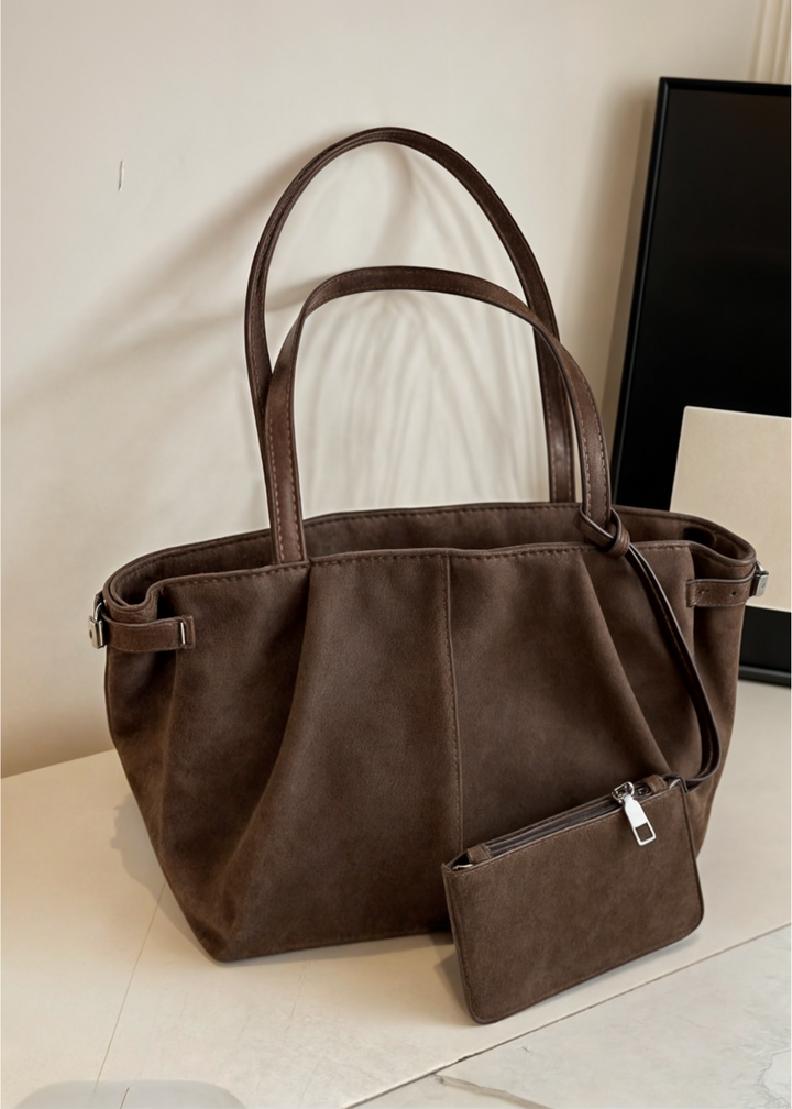 Sac à main Heidilyn Luxe en suede avec pochette assortie pour un look chic.