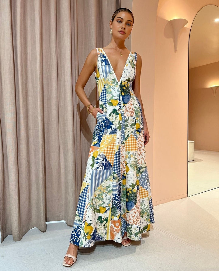 Celina | Élégante robe de chambre maxi à décolleté en V pour femmes avec imprimé boho d'été et ambiance sans couture.