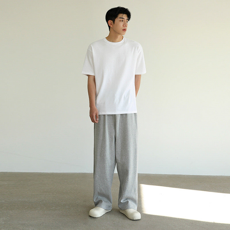 Pantalon de jogging large confortable et élégant pour des journées décontractées.