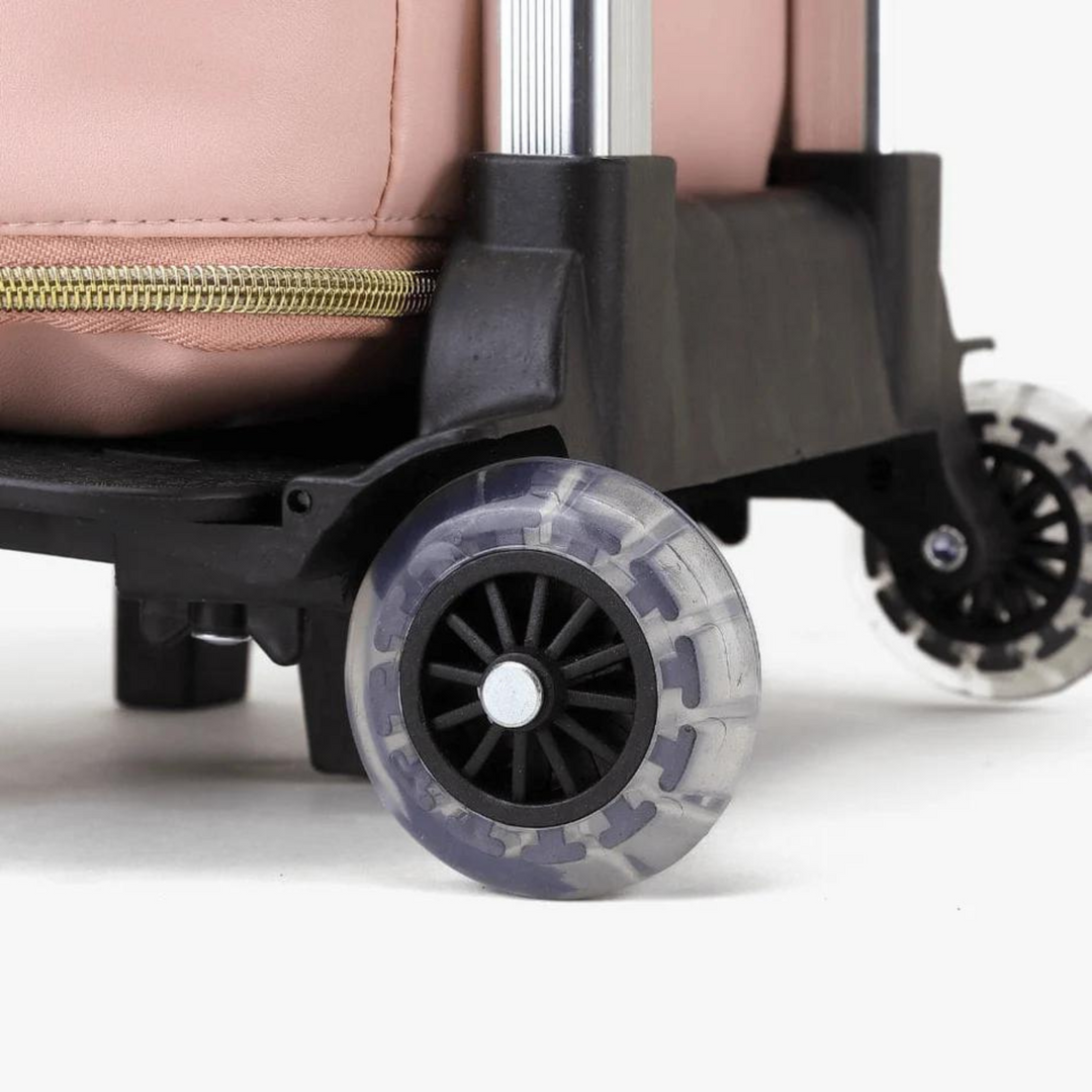 Sac de voyage spacieux et portable avec un design pliable pour plus de praticité.