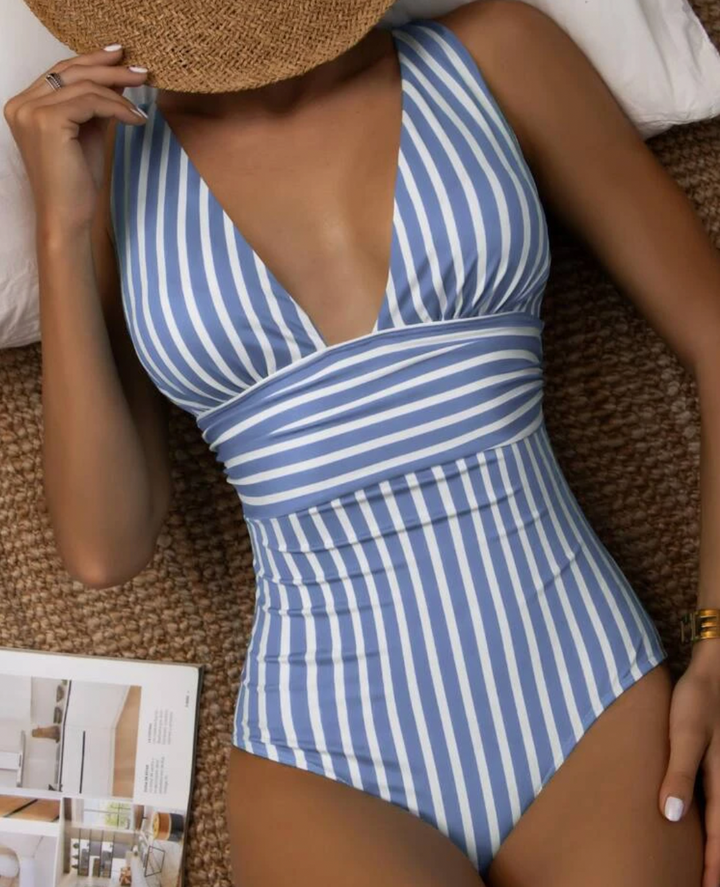 Maillot d'été à rayures pour femmes avec décolleté en V pour un look de plage élégant et confortable.