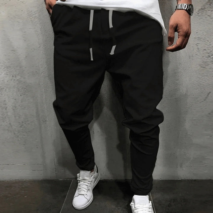 ALOJZ - Des pantalons stylés et confortables pour les fashionistas masculins