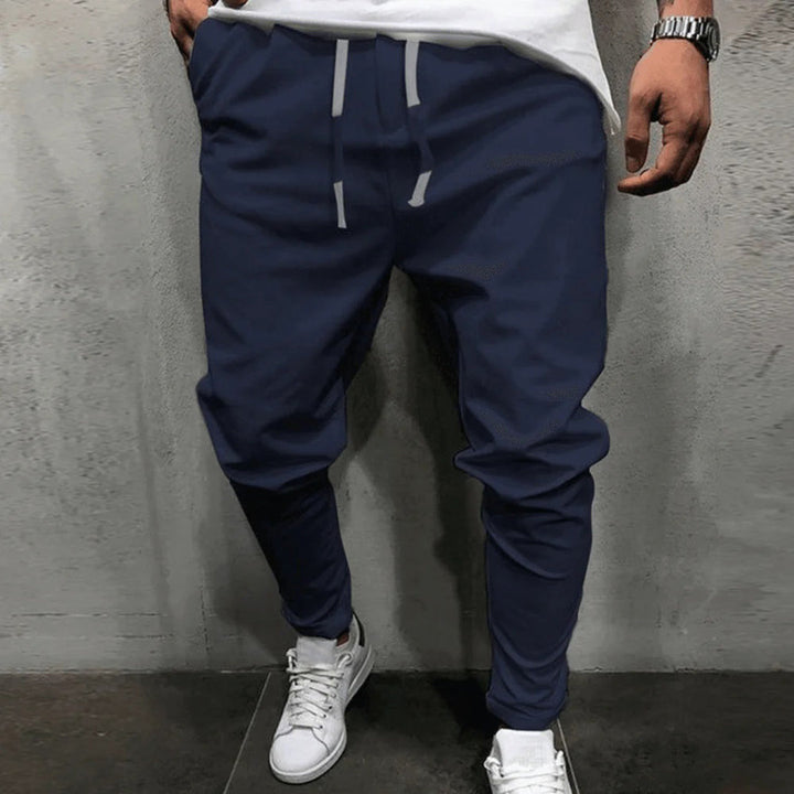ALOJZ - Des pantalons stylés et confortables pour les fashionistas masculins