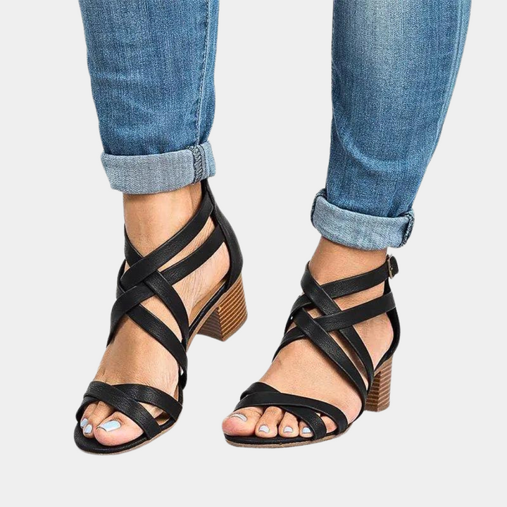 Sandales élégantes pour femmes avec un talon empilé très tendance
