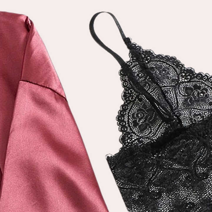 Faites-vous plaisir avec notre ensemble de pyjama de luxe 4 pièces pour femmes
