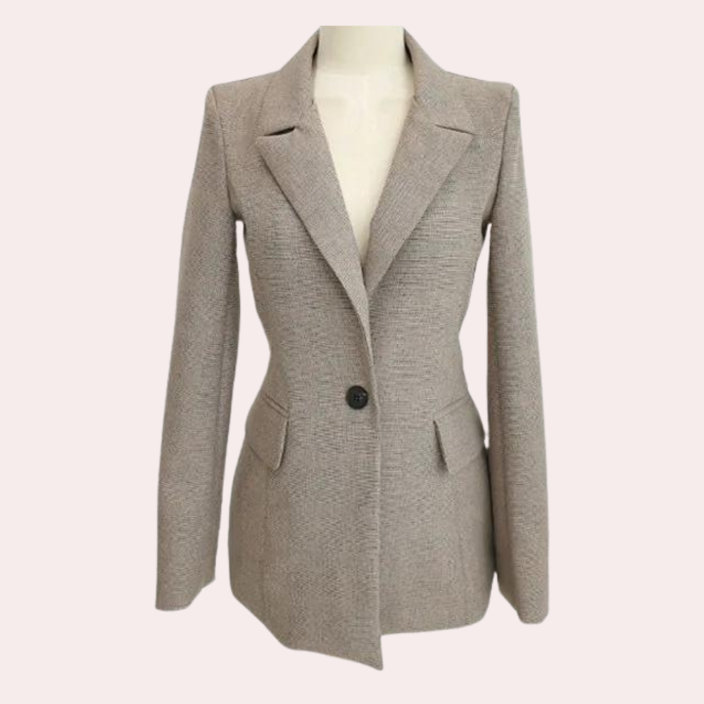 Tenue féminine stylée en 3 parties