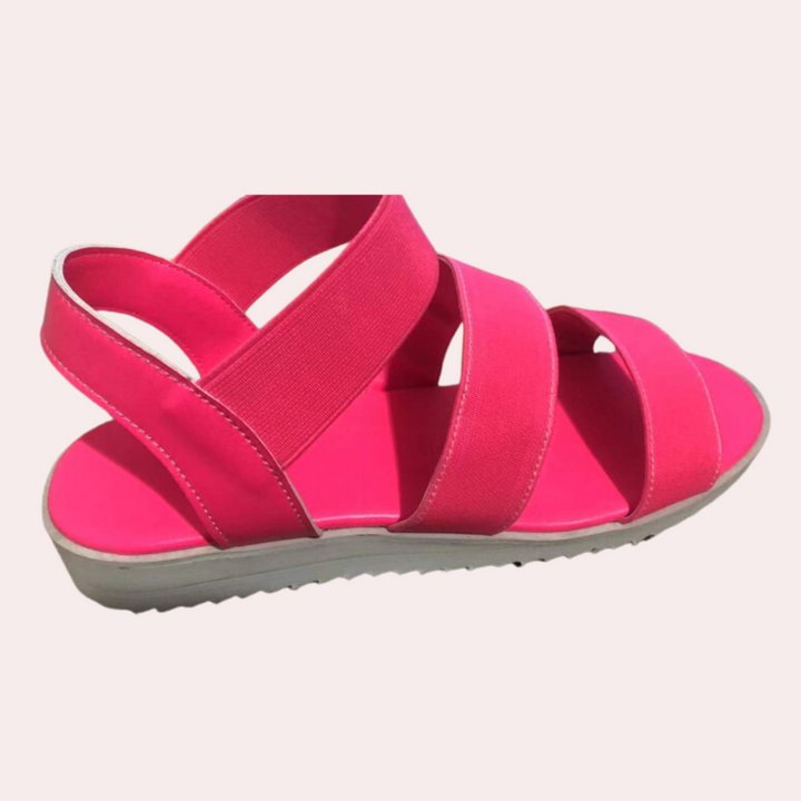 Sandales pour femmes à la mode et confortables avec des lanières tendance