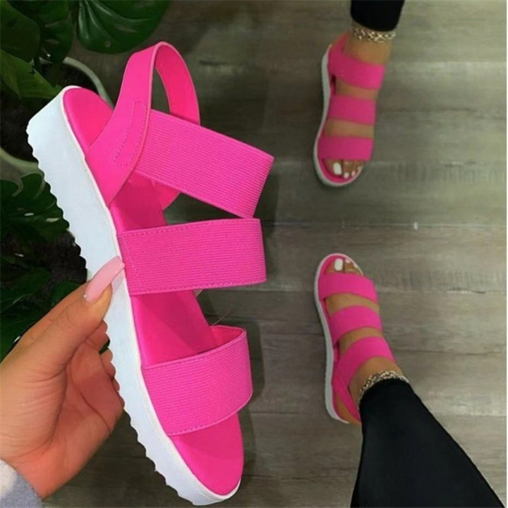 Sandales pour femmes à la mode et confortables avec des lanières tendance