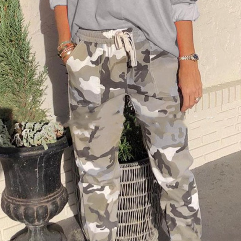 Myrsini - Pantalon camouflage pour femme élégant et confortable pour un look tendance