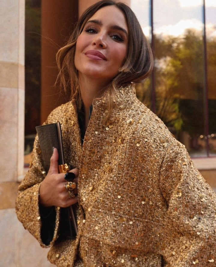 Blazer Élégant Janah avec Détails Scintillants en Or Brillant