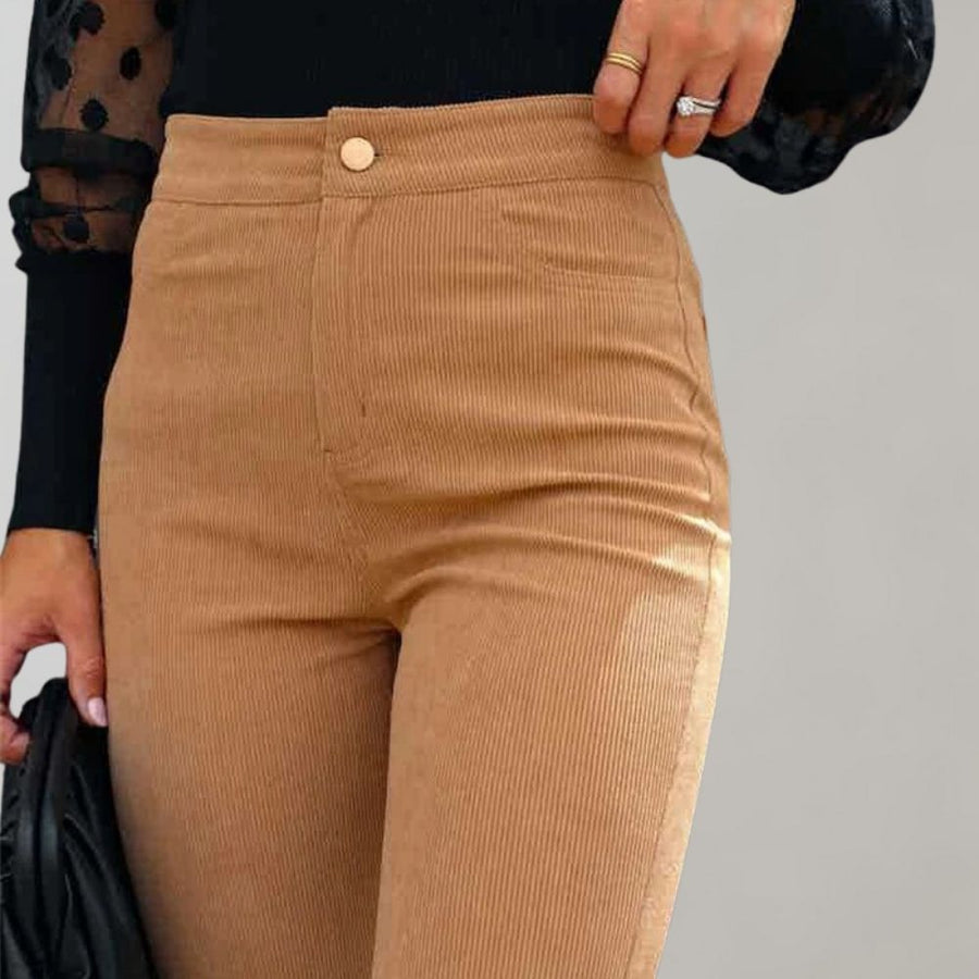 Livia - Pantalon en velours côtelé à pattes d'éléphant élégant et tendance pour un look stylé.