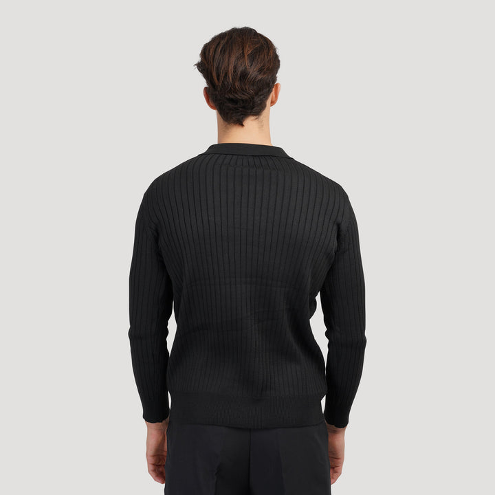 <p>Polo en maille élégante à manches longues pour un look sophistiqué</p>