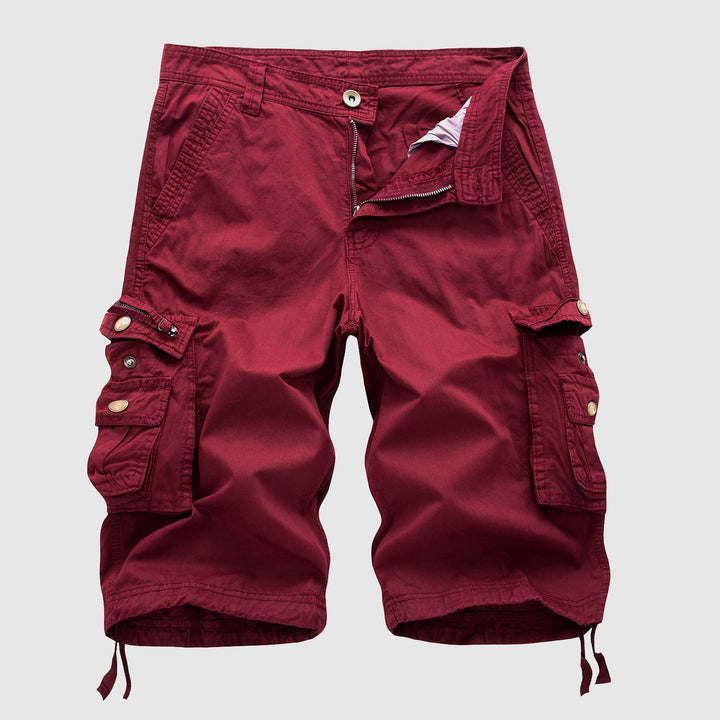 Short pour hommes en coton durable avec plusieurs poches pratiques et une longueur genou décontractée pour un usage quotidien confortable.