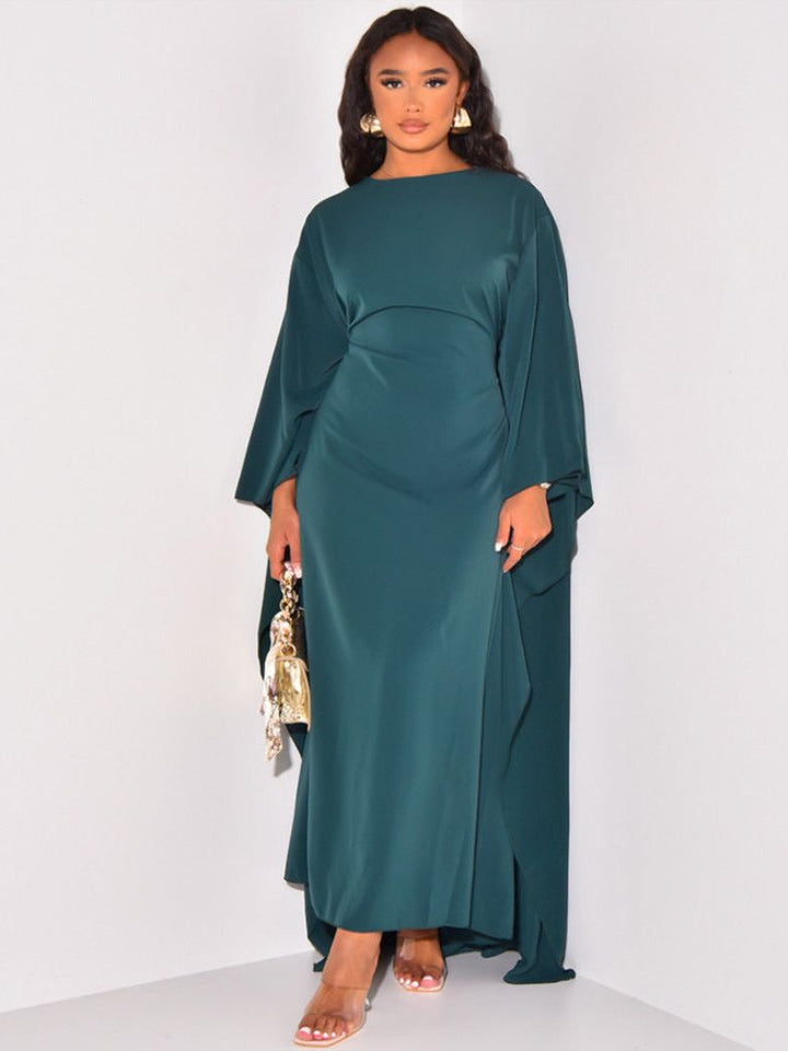 Robe de chambre élégante Yasmine au style chic avec de remarquables manches chauve-souris.