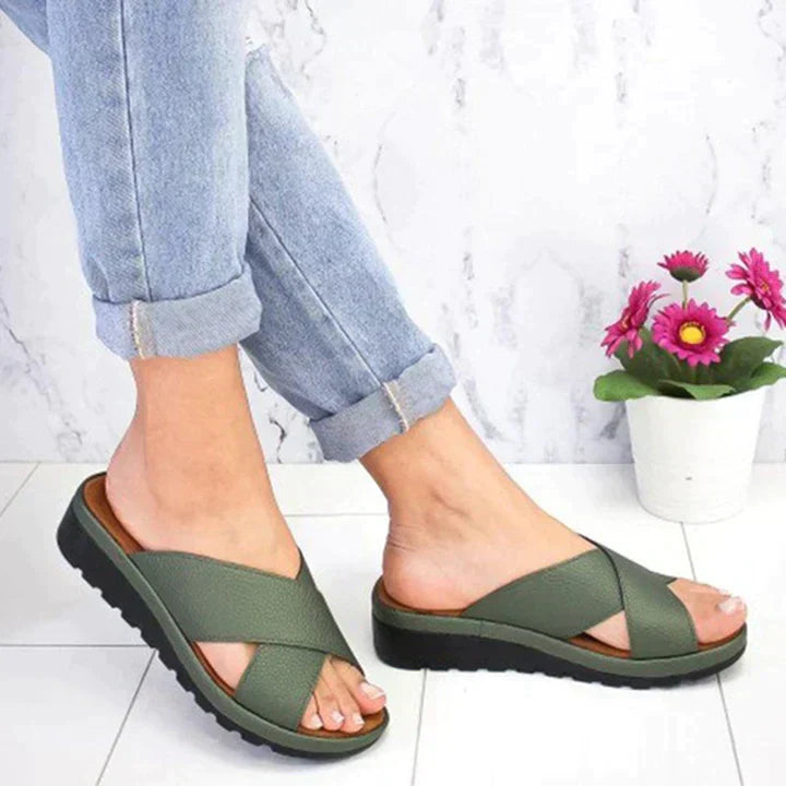Sandales Élégantes Sophronia pour Femmes avec des Brides Croisées Stylées
