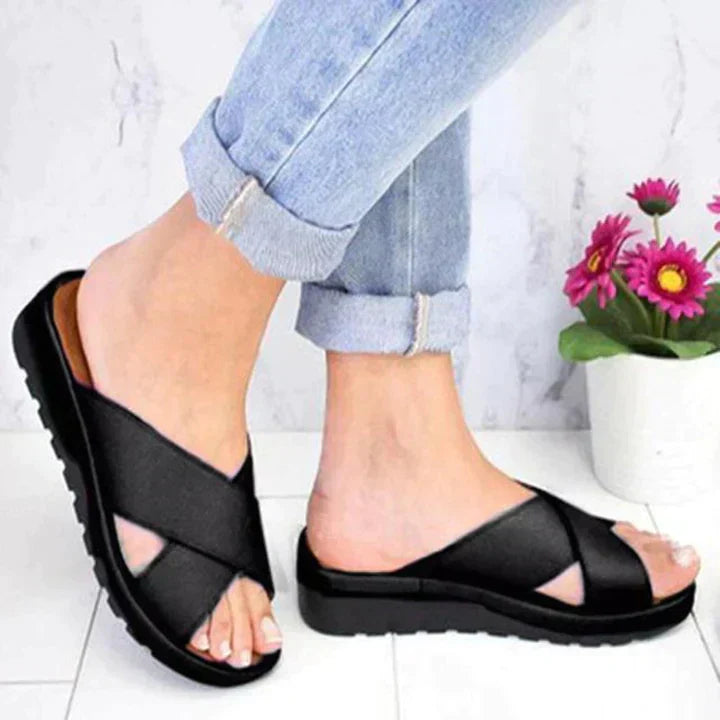 Sandales Élégantes Sophronia pour Femmes avec des Brides Croisées Stylées