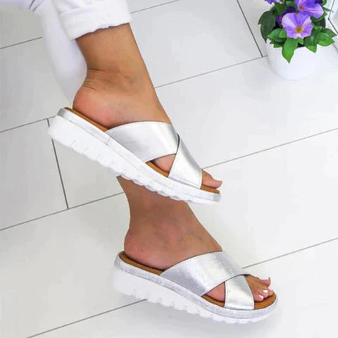 Sandales Élégantes Sophronia pour Femmes avec des Brides Croisées Stylées