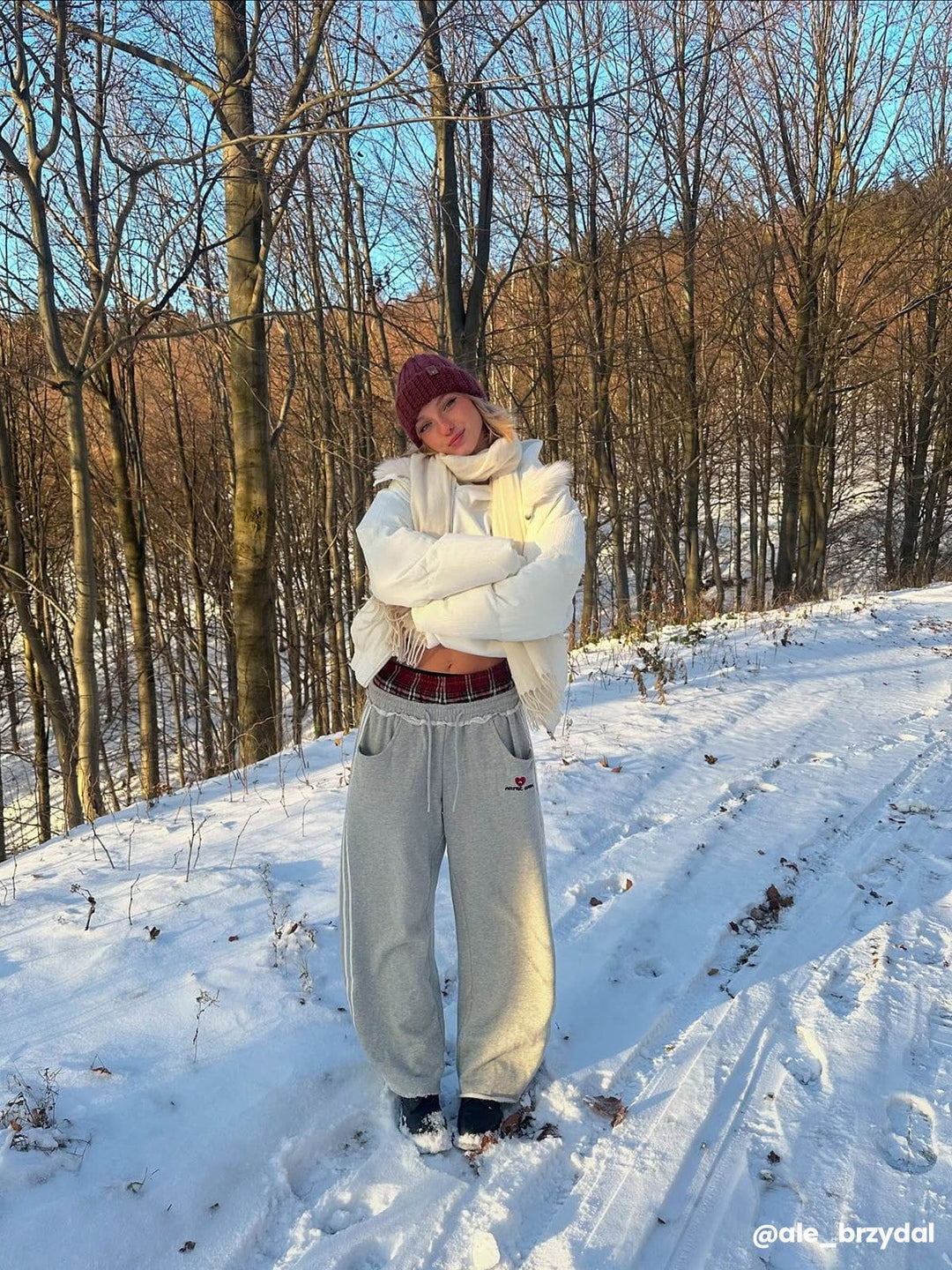Jazzlyn - Pantalon de jogging grise chic avec une luxueuse ceinture double pour confort et style.