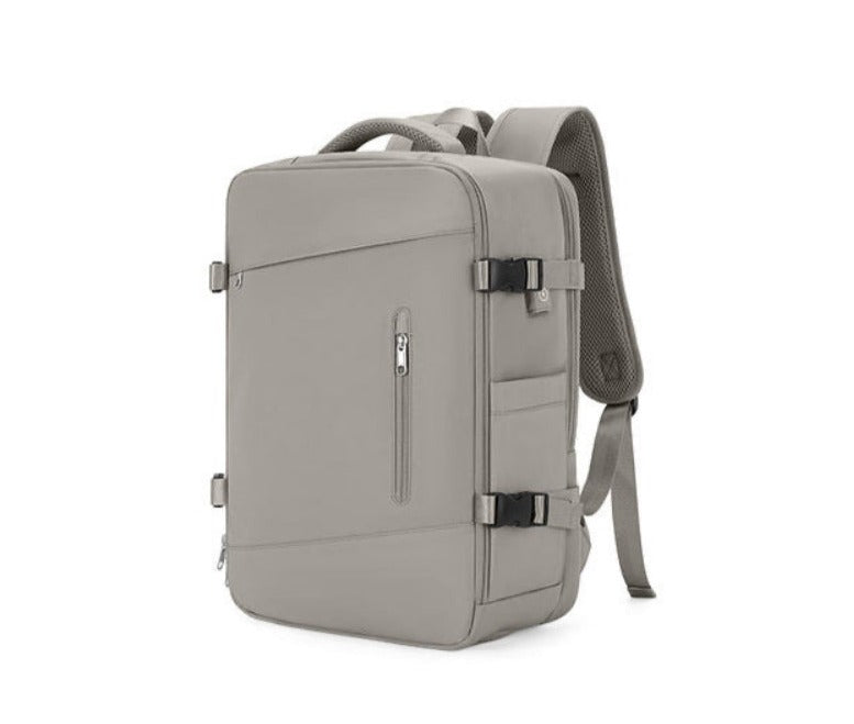Sac à dos de voyage spacieux et polyvalent pour toutes vos aventures.