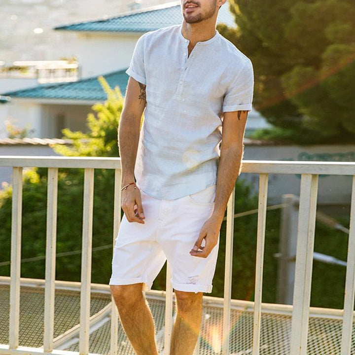 Chemise en lin pour hommes élégant - Blouse vintage décontractée avec des détails de boutons raffinés.